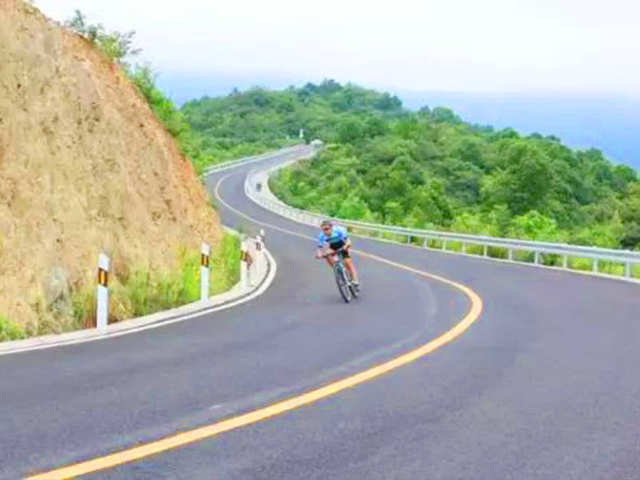 太陽山森林公園盤山公路.jpg